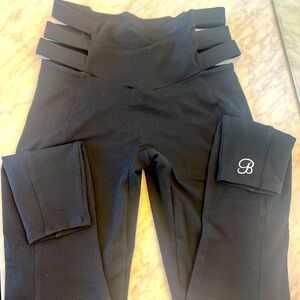 Bombshell Sportswear Black high waisted leggings with scrunch butt. Size S.